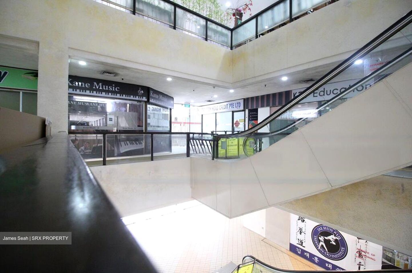 Upper Serangoon Shopping Centre (D19), Retail #452485871